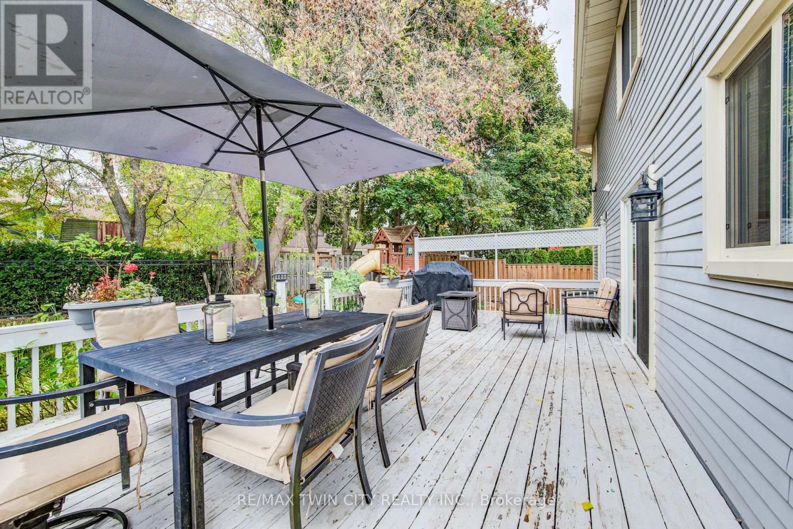 295 Wiltshire Place, Waterloo, Ontario  N2T 1R3 - Photo 33 - X12541648