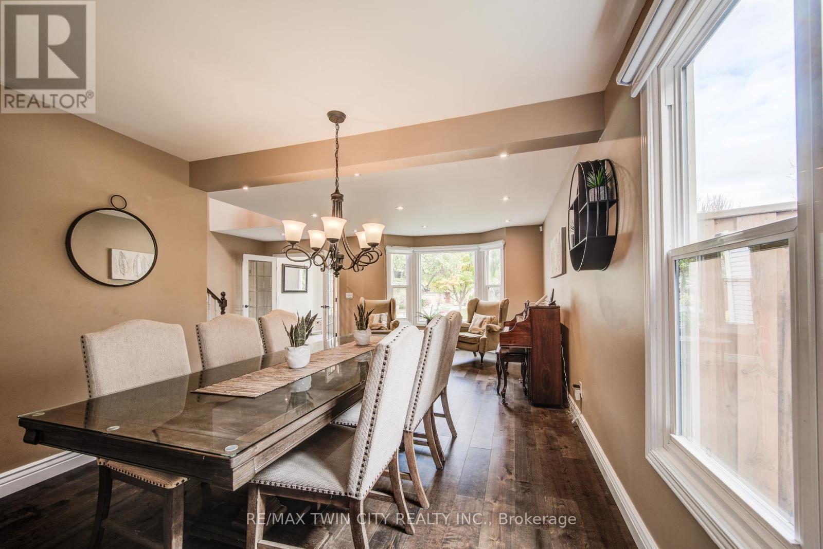 295 Wiltshire Place, Waterloo, Ontario  N2T 1R3 - Photo 9 - X12541648