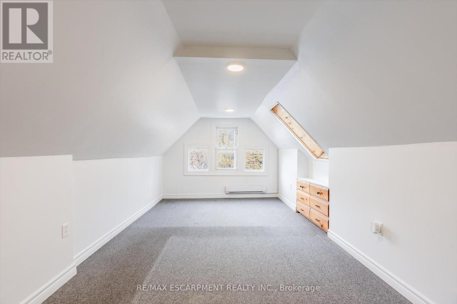 49 Myrtle Avenue, Hamilton, Ontario  L8M 2E8 - Photo 18 - X12541746