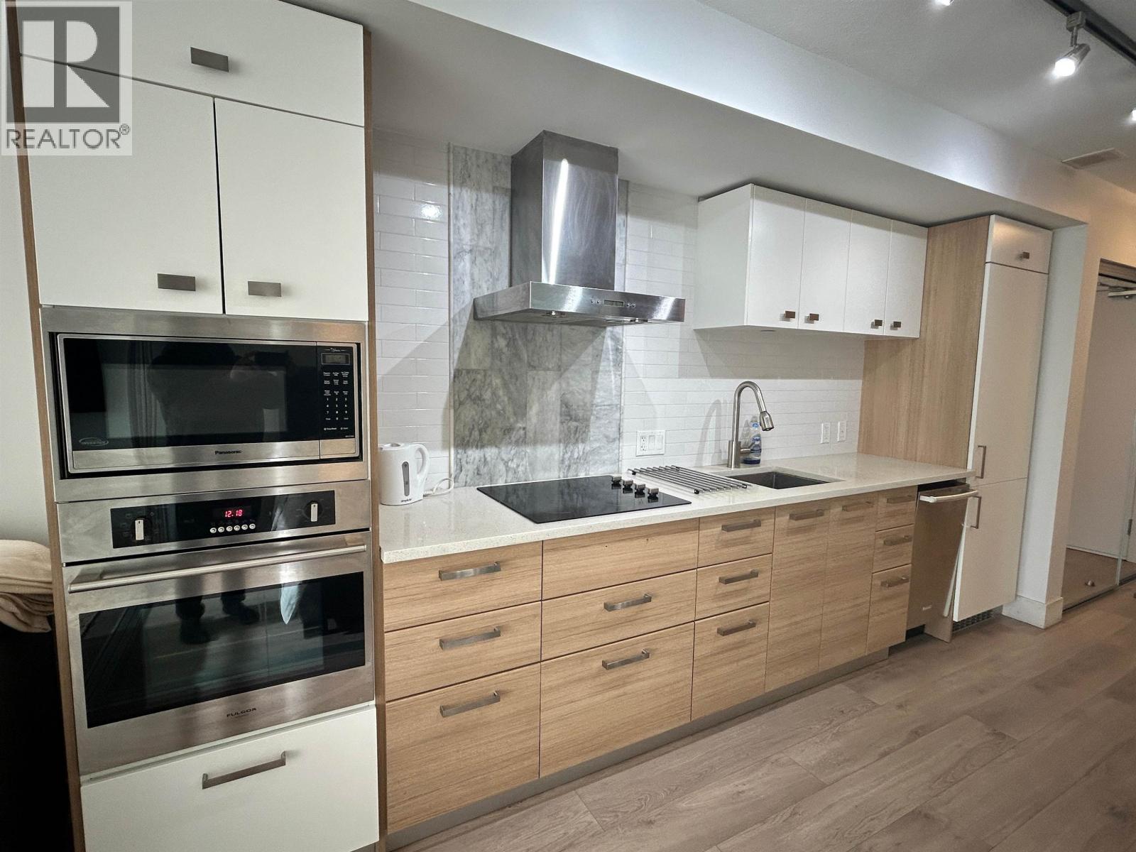 208 1783 Manitoba Street, Vancouver, British Columbia  V5Y 0G9 - Photo 3 - R3067096