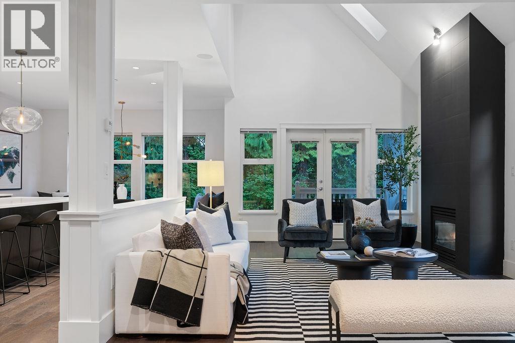 3761 Edgemont Boulevard, North Vancouver, British Columbia  V7R 2P6 - Photo 3 - R3067129