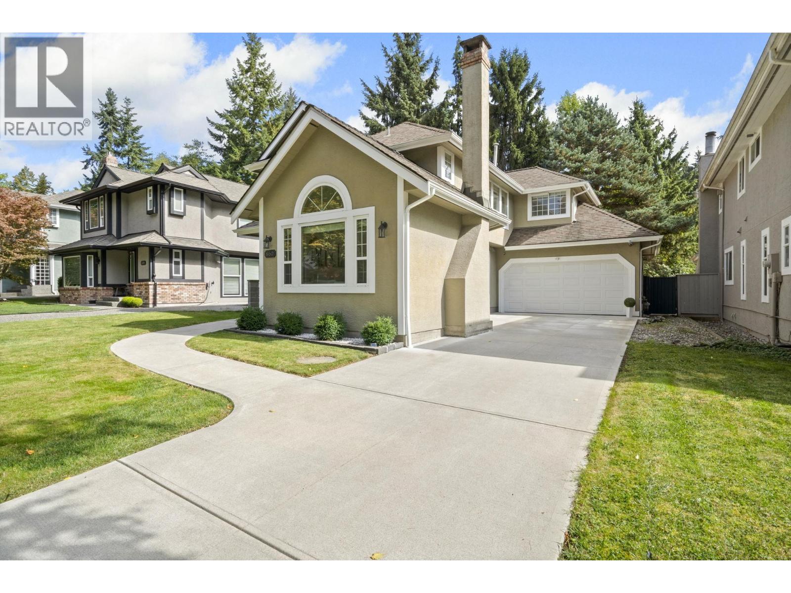 860 Ruckle Court, North Vancouver, British Columbia  V7H 2P6 - Photo 2 - R3067106