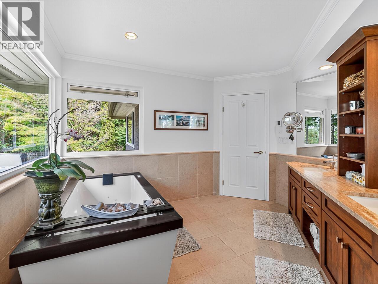 5302 Westhaven Wynd, West Vancouver, British Columbia V7W 3E8 - Photo 18 - R3067138