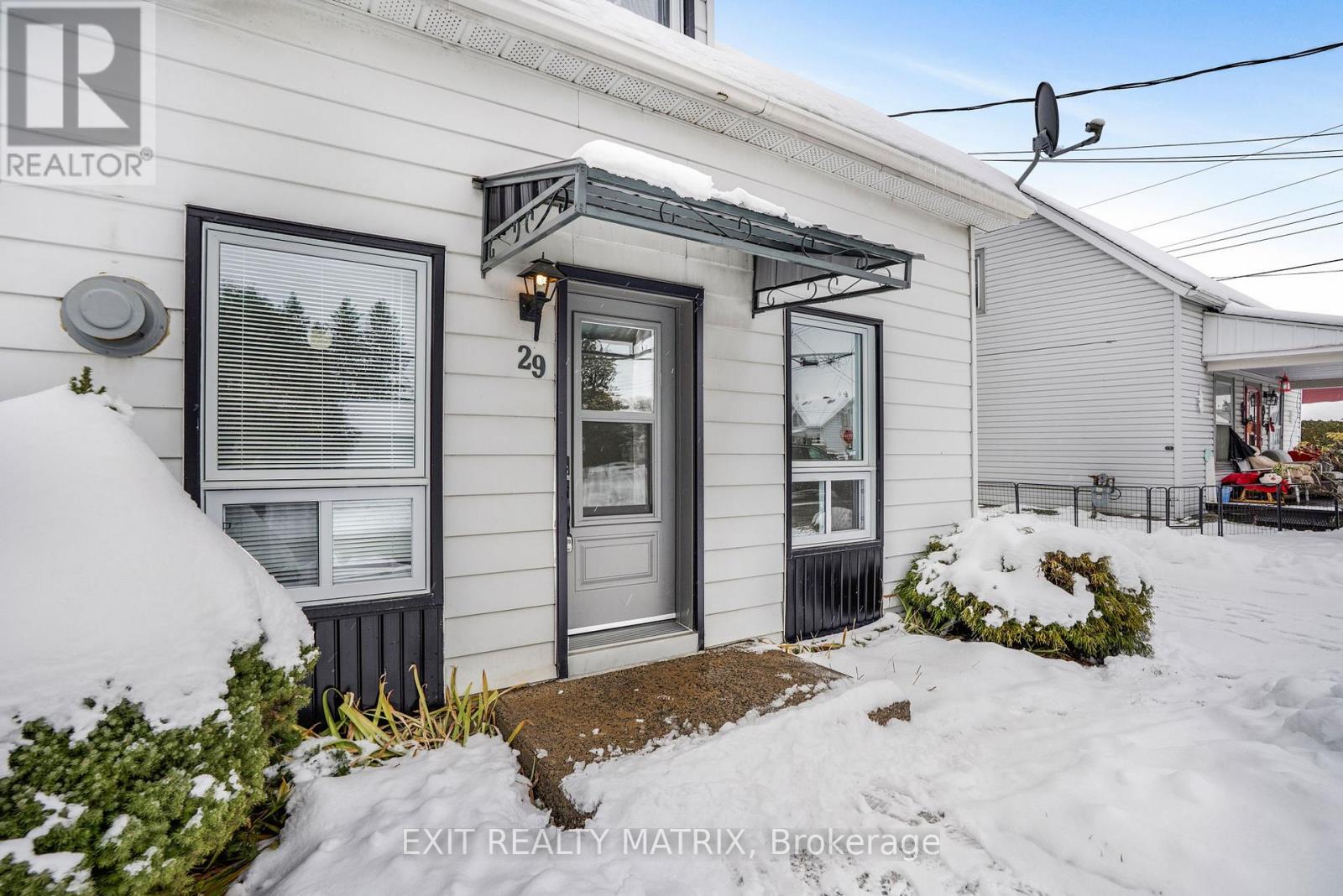 29 Peter Street, Champlain, Ontario  K0B 1K0 - Photo 3 - X12541914