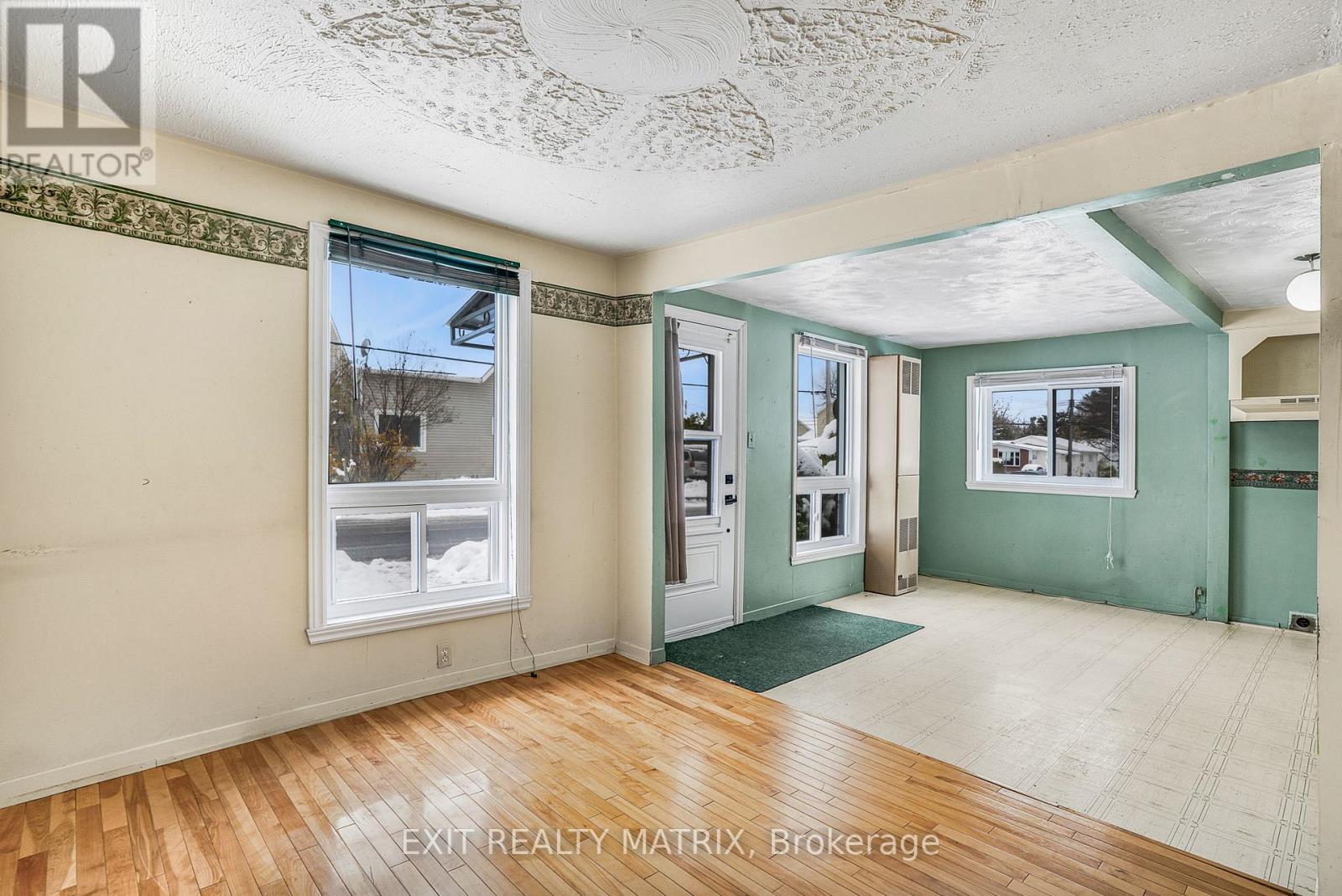 29 Peter Street, Champlain, Ontario  K0B 1K0 - Photo 8 - X12541914