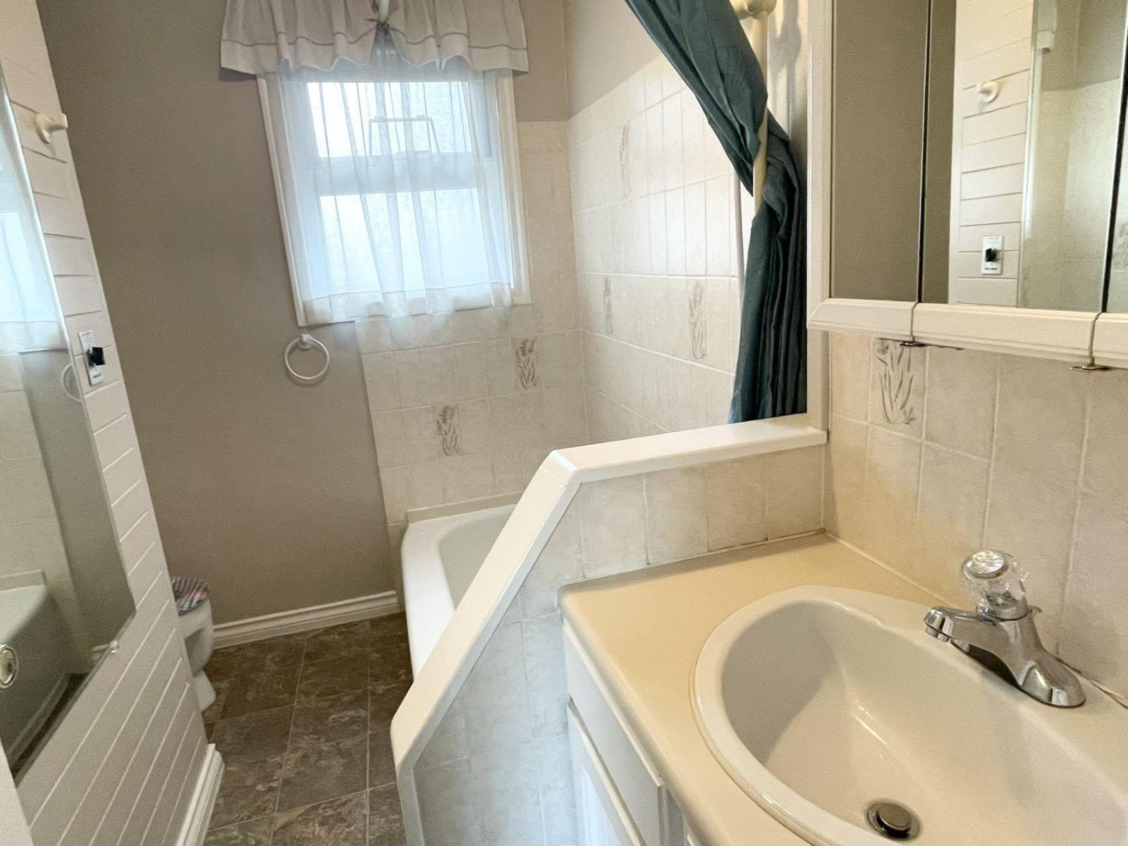 16066 16 Avenue, Surrey, British Columbia  V4A 1S5 - Photo 6 - R3067162