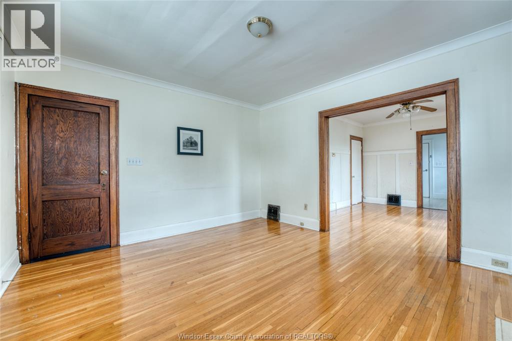 135 Oak, Windsor, Ontario  N9A 5E5 - Photo 3 - 25028574