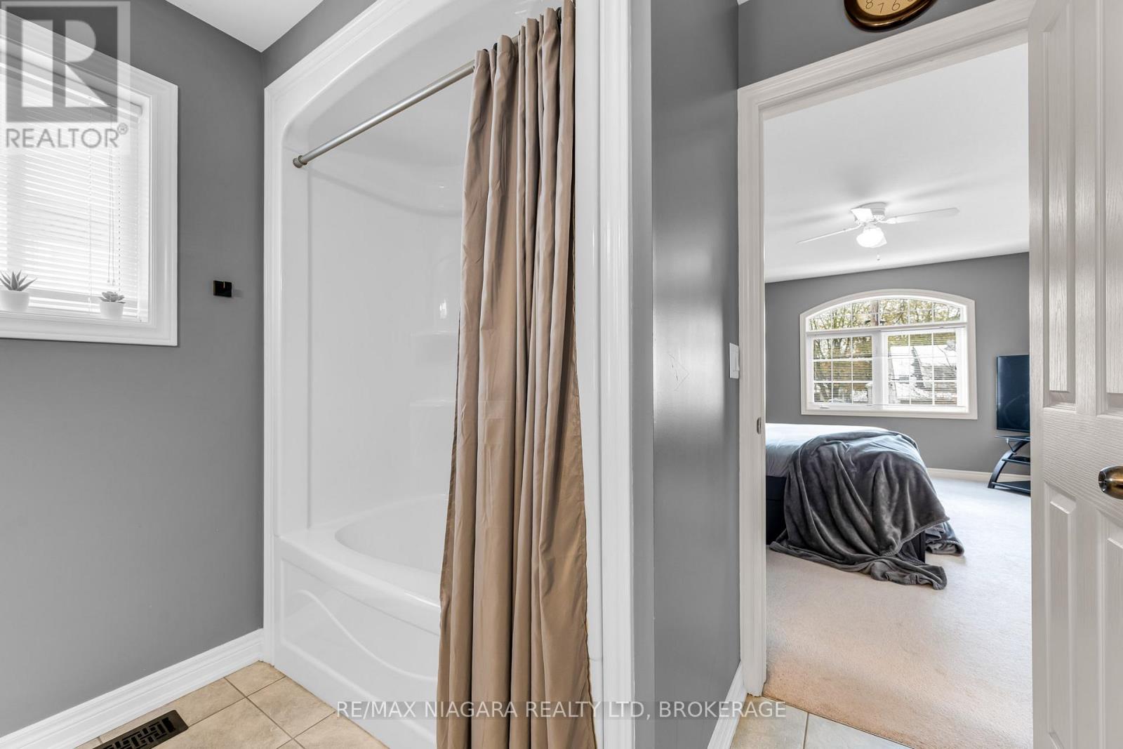 160 Wallace Avenue S, Welland, Ontario  L3B 1R5 - Photo 20 - X12416400