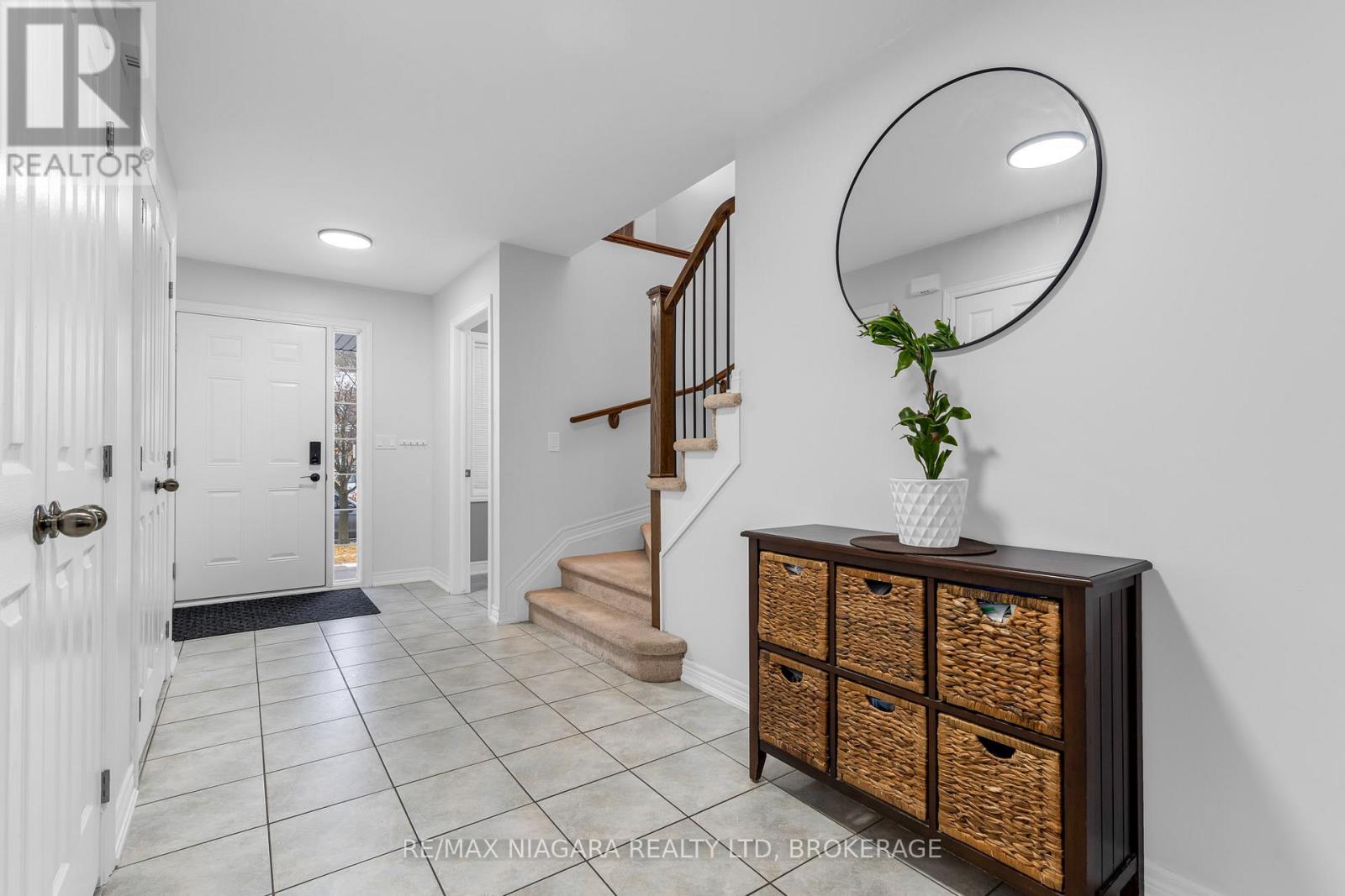 160 Wallace Avenue S, Welland, Ontario  L3B 1R5 - Photo 4 - X12416400