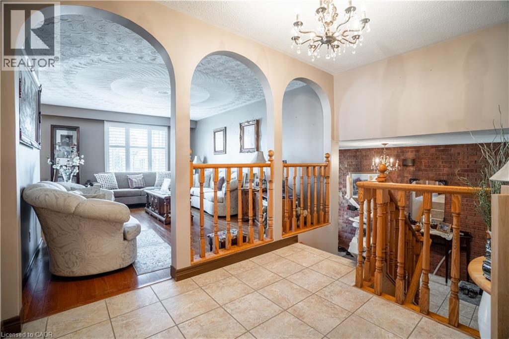 18 Villa Court, Hamilton, Ontario  L8W 1M2 - Photo 8 - 40774552