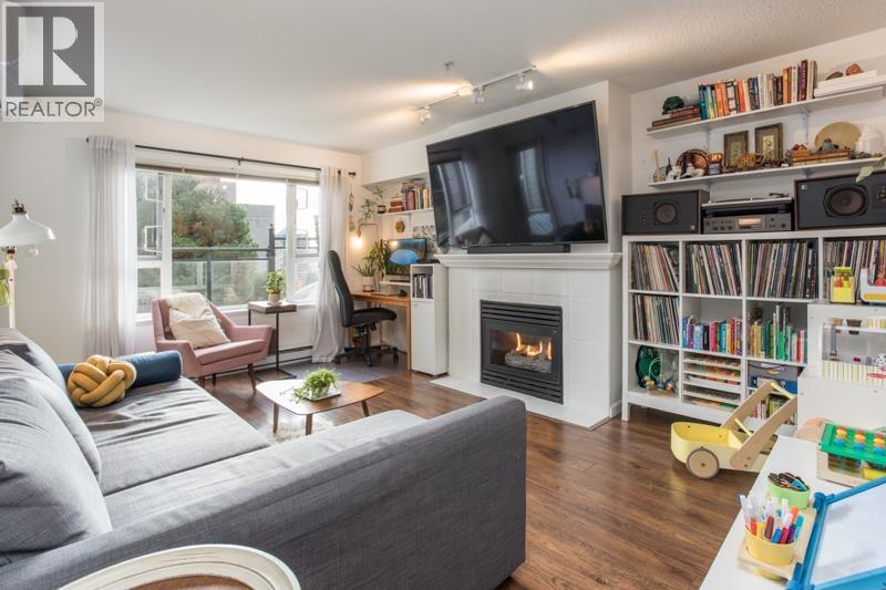 303 221 Eleventh Street, New Westminster, British Columbia  V3M 4C8 - Photo 3 - R3066641