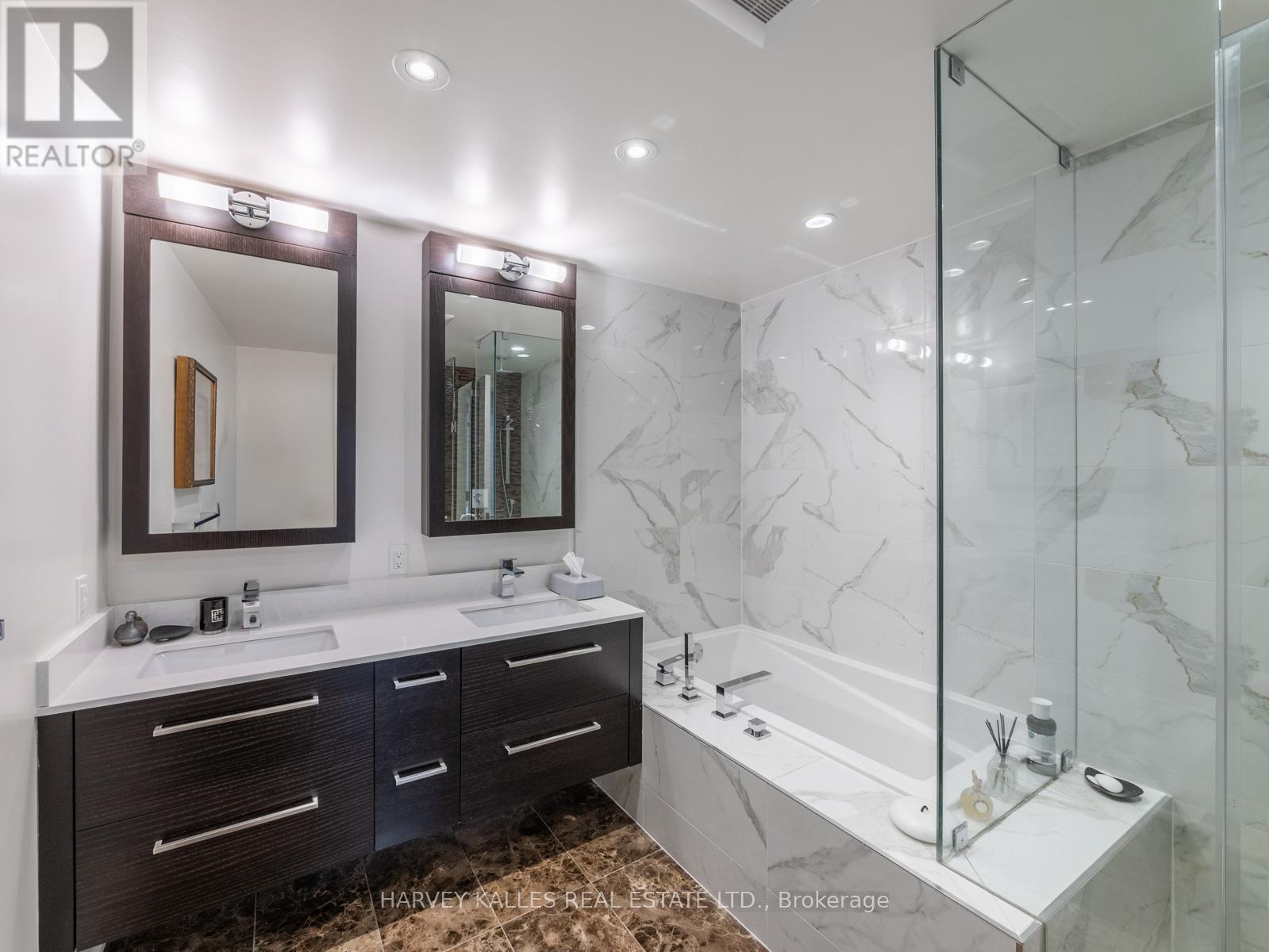 A - 2460 Bayview Avenue, Toronto, Ontario  M2L 0A3 - Photo 31 - C12493702