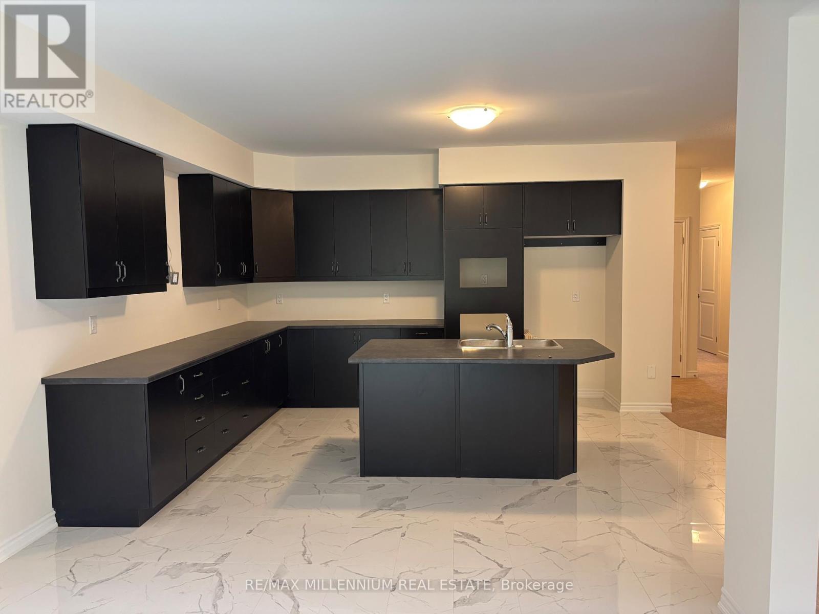 7 Mckernan Avenue, Brantford, Ontario  N3V 0C1 - Photo 11 - X12488280