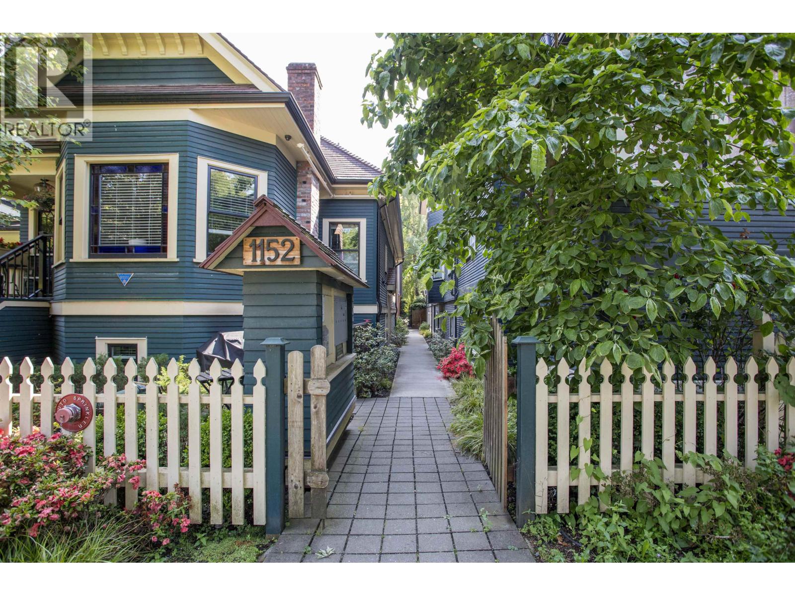 2 1152 Comox Street, Vancouver, British Columbia  V6E 1K5 - Photo 3 - R3042910