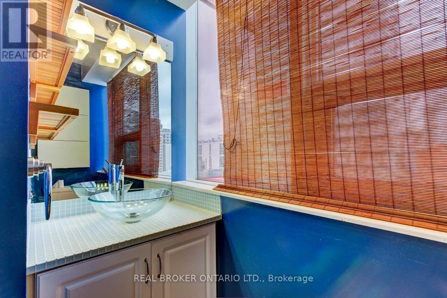 809 - 393 King Street W, Toronto, Ontario  M5V 3G8 - Photo 11 - C12541864