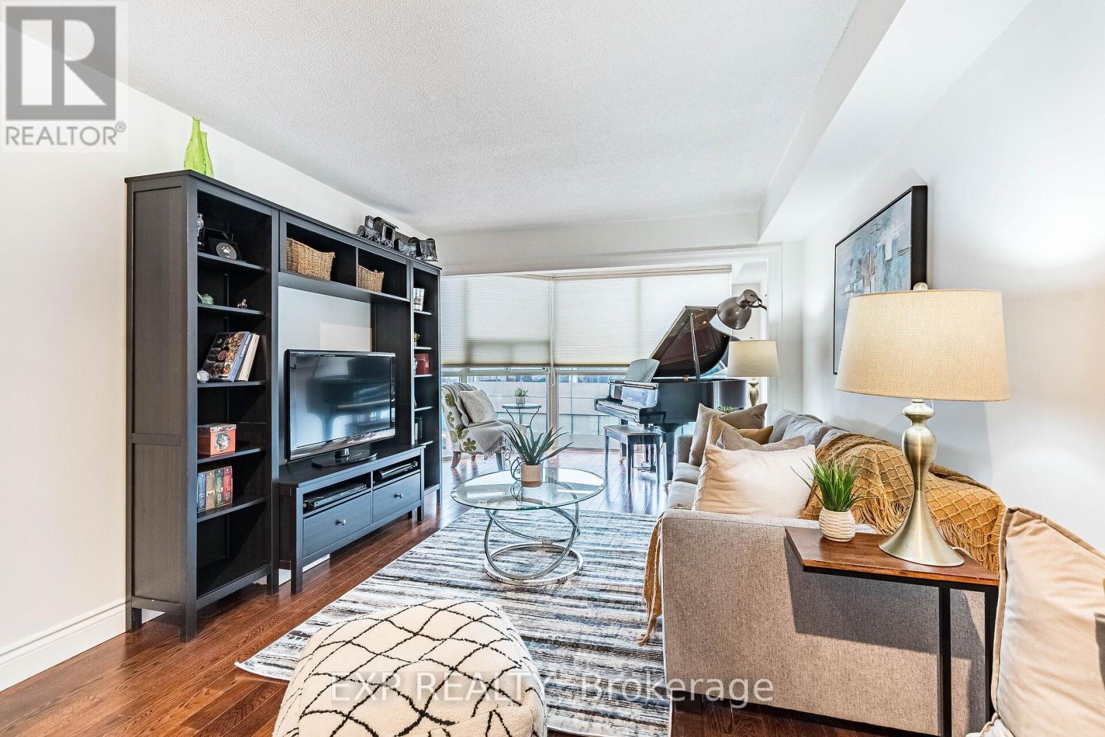 1614 - 705 King Street W, Toronto, Ontario  M5V 2W8 - Photo 2 - C12541870