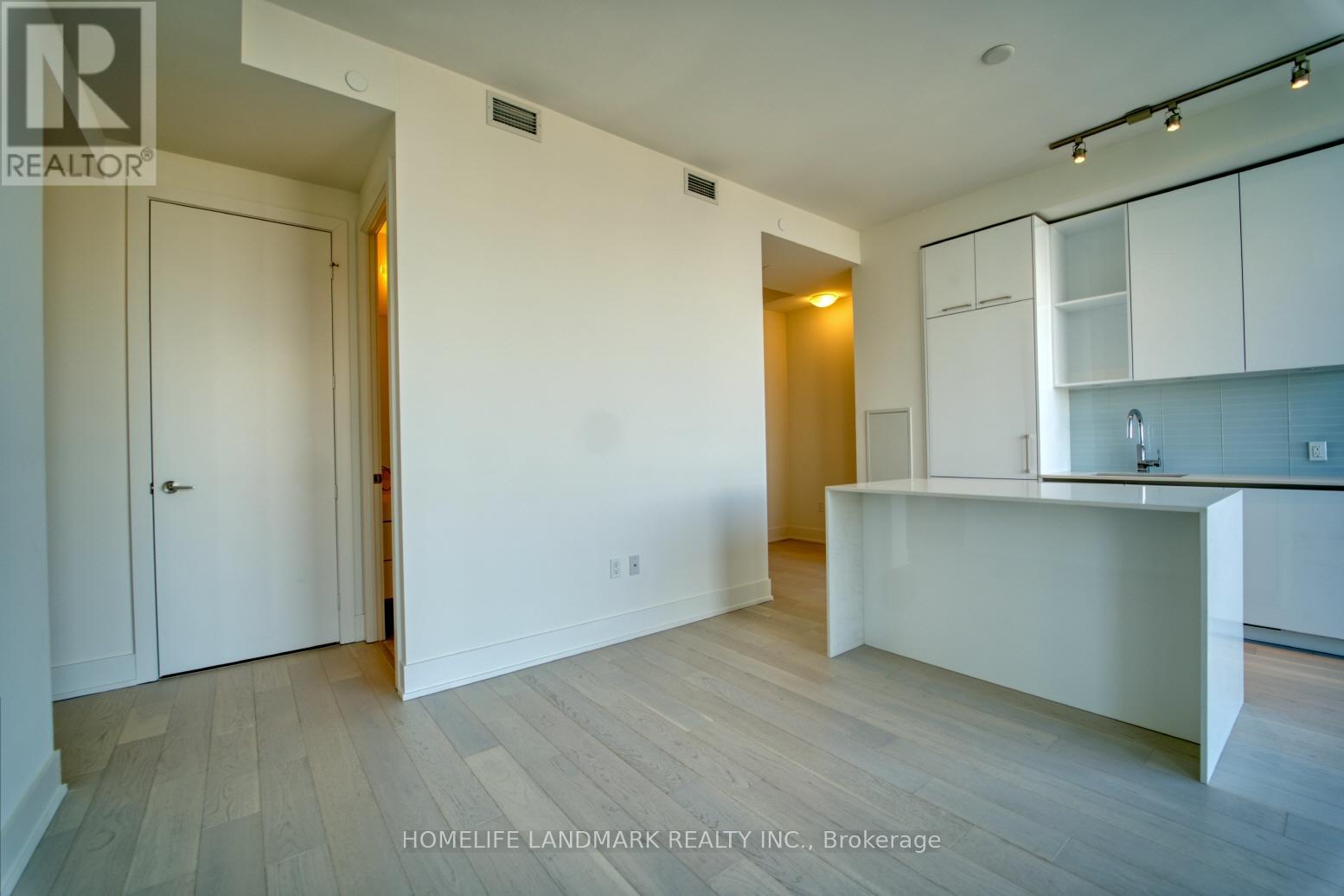 5509 - 1 Yorkville Avenue, Toronto, Ontario M4W 0B1 - Photo 5 - C12541942