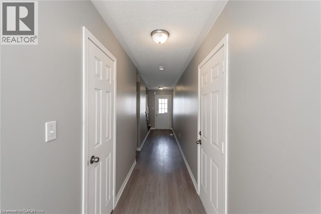 626 Taylor Crescent, Burlington, Ontario  L7L 7A5 - Photo 4 - 40788077