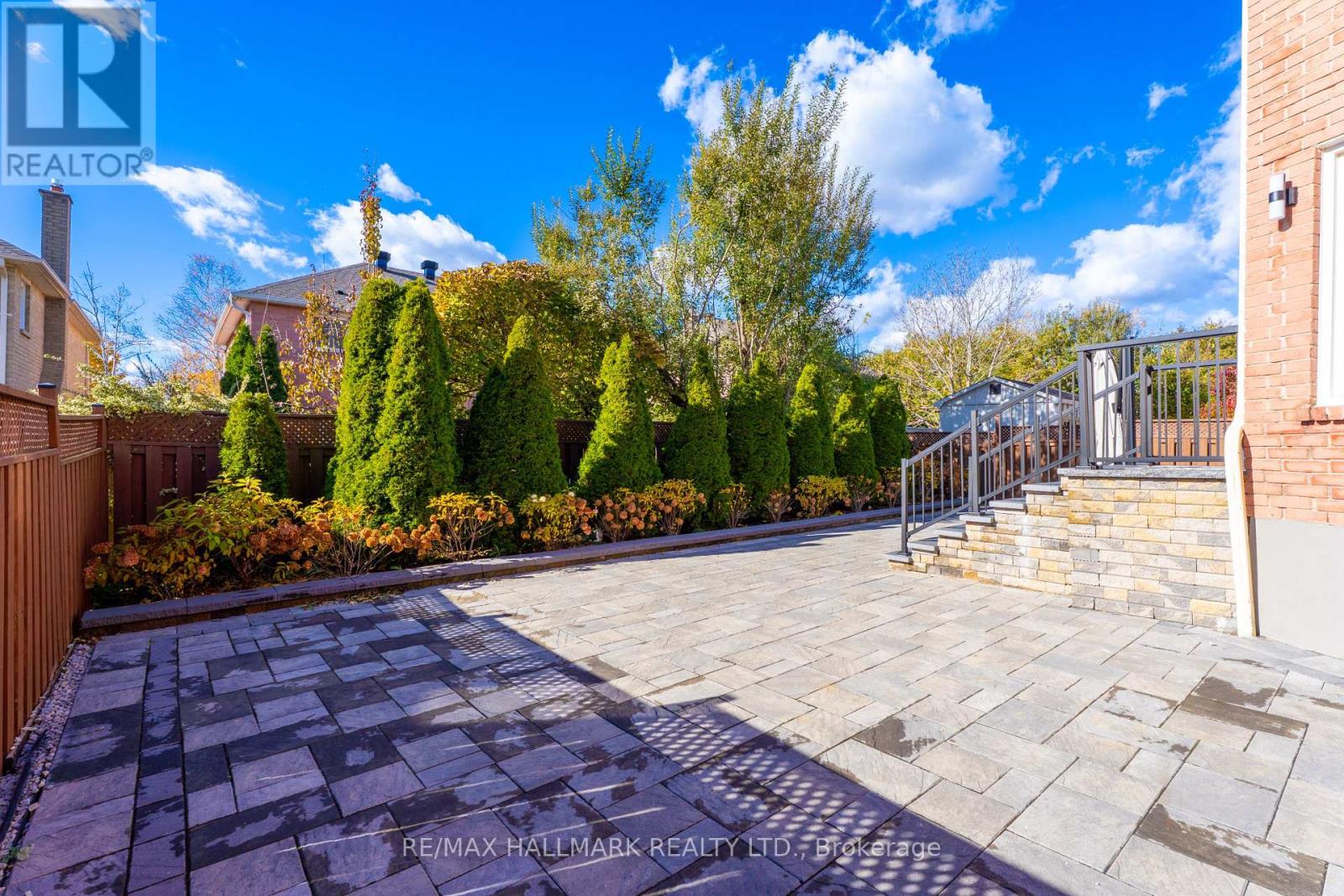 22 Larratt Lane, Richmond Hill, Ontario  L4C 9H9 - Photo 44 - N12541908