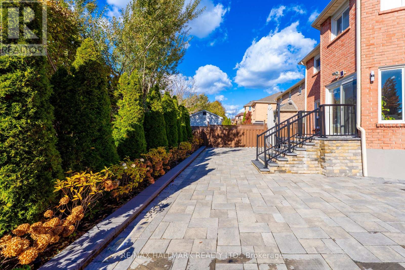 22 Larratt Lane, Richmond Hill, Ontario  L4C 9H9 - Photo 46 - N12541908