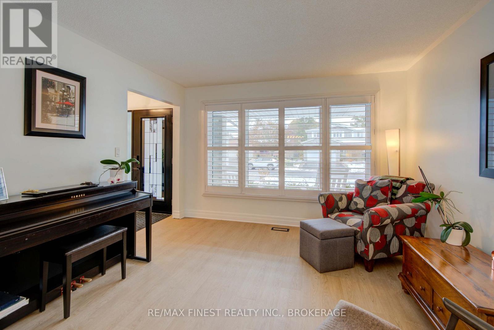 921 Jasper Court, Kingston, Ontario K7P 2A4 - Photo 12 - X12541968