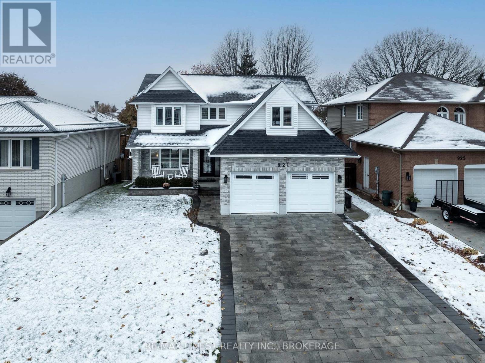 921 Jasper Court, Kingston, Ontario K7P 2A4 - Photo 2 - X12541968