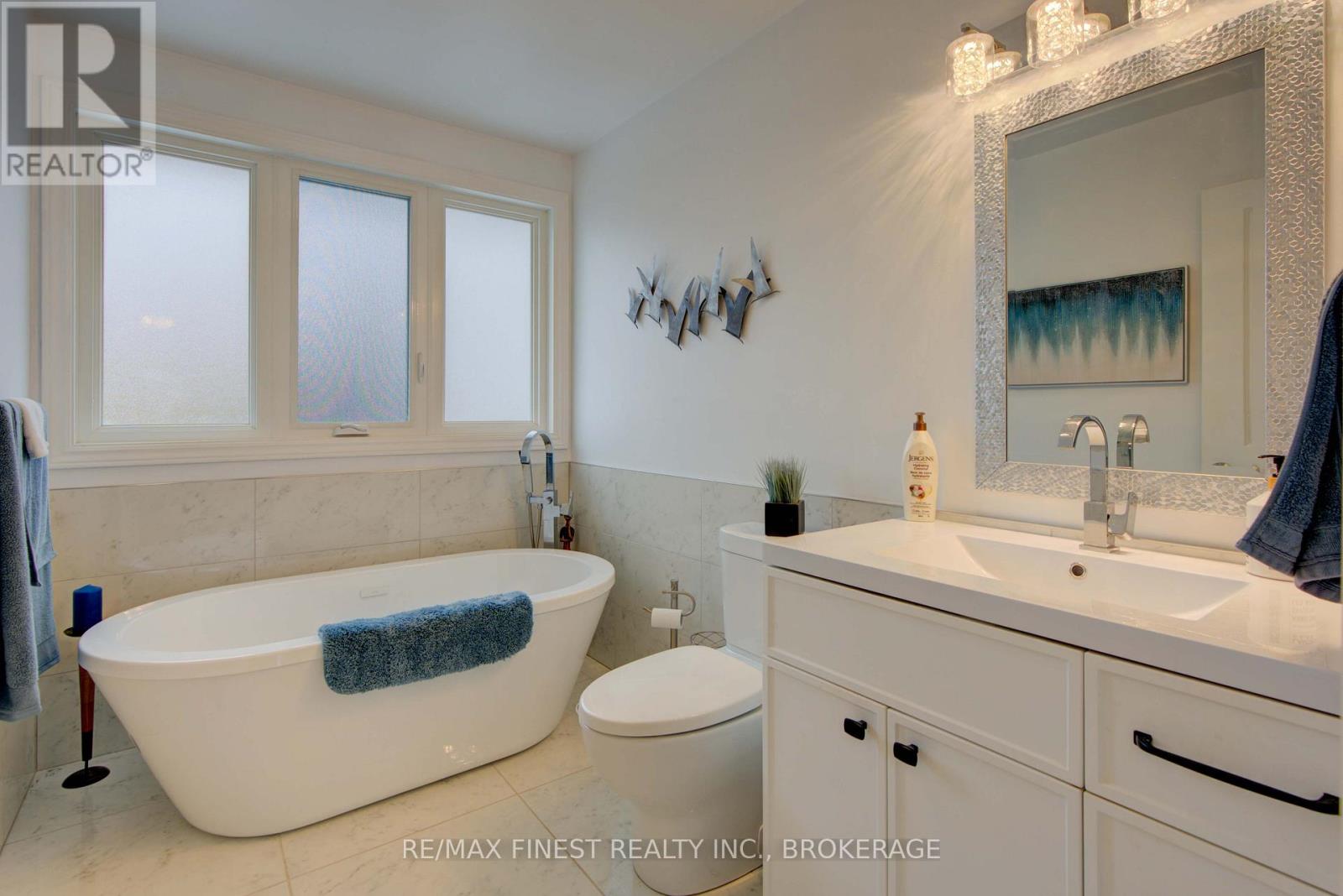 921 Jasper Court, Kingston, Ontario K7P 2A4 - Photo 32 - X12541968