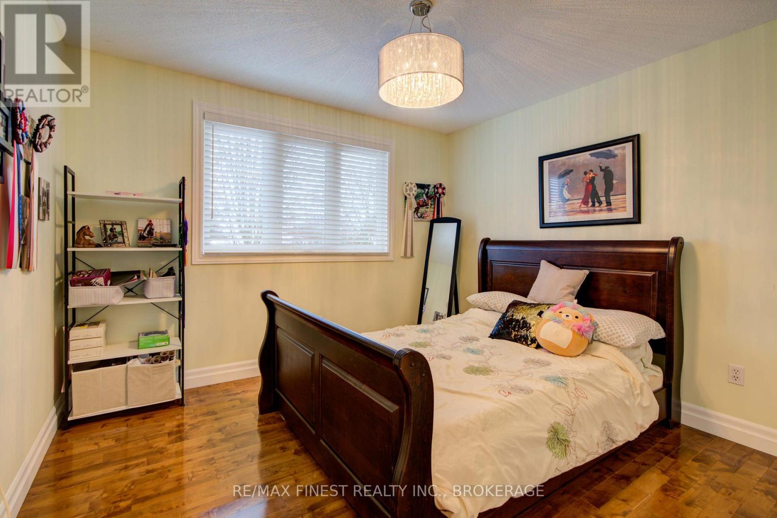 921 Jasper Court, Kingston, Ontario K7P 2A4 - Photo 34 - X12541968