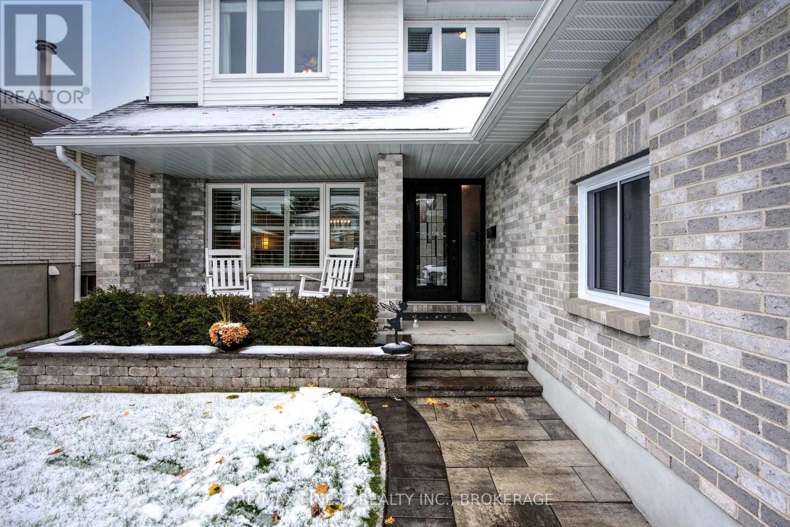 921 Jasper Court, Kingston, Ontario K7P 2A4 - Photo 4 - X12541968