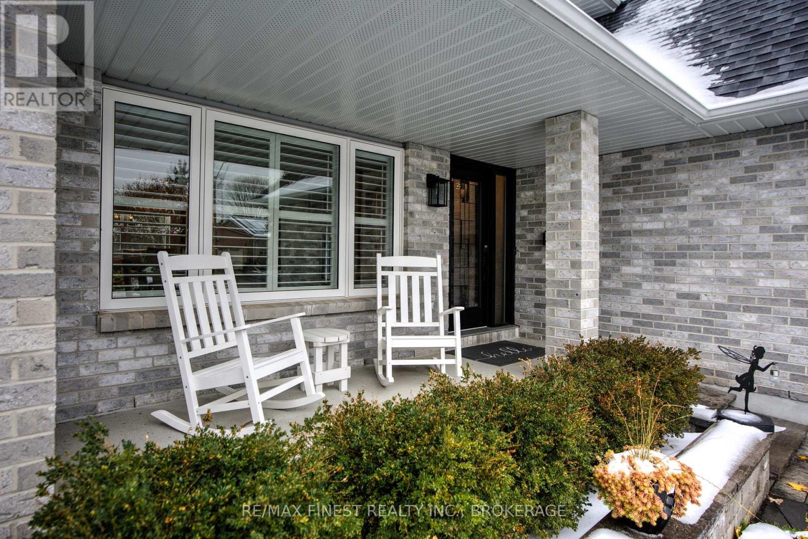 921 Jasper Court, Kingston, Ontario K7P 2A4 - Photo 5 - X12541968