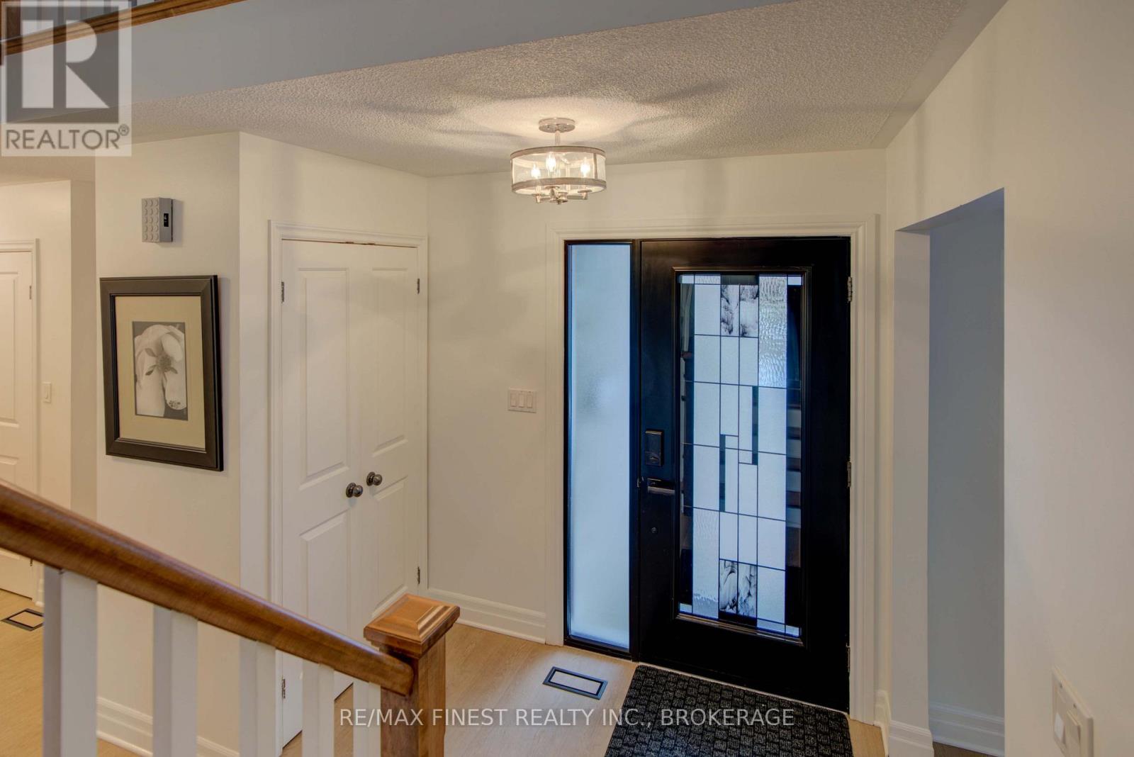 921 Jasper Court, Kingston, Ontario K7P 2A4 - Photo 6 - X12541968