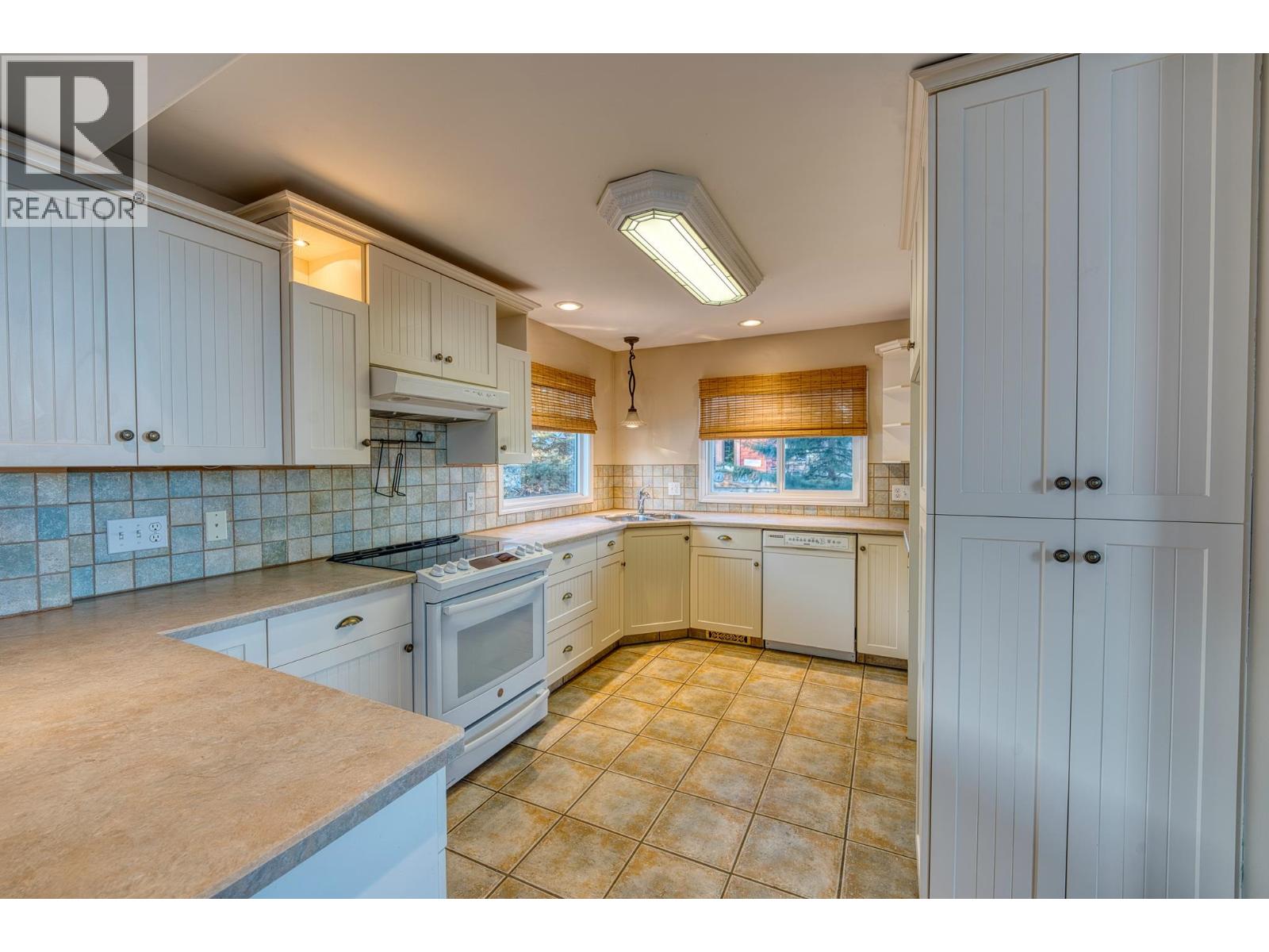 12874 Forest Avenue, Fort St. John, British Columbia  V0C 1H0 - Photo 11 - R3067125