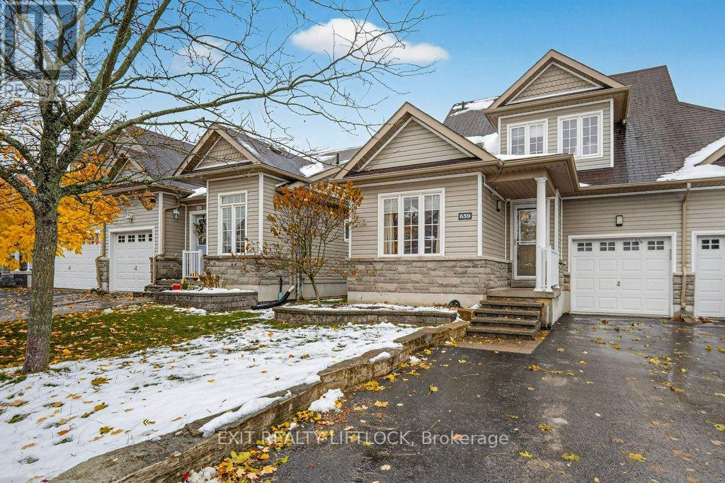 659 Tully Crescent, Peterborough, Ontario K9K 0A9 - Photo 1 - X12542032