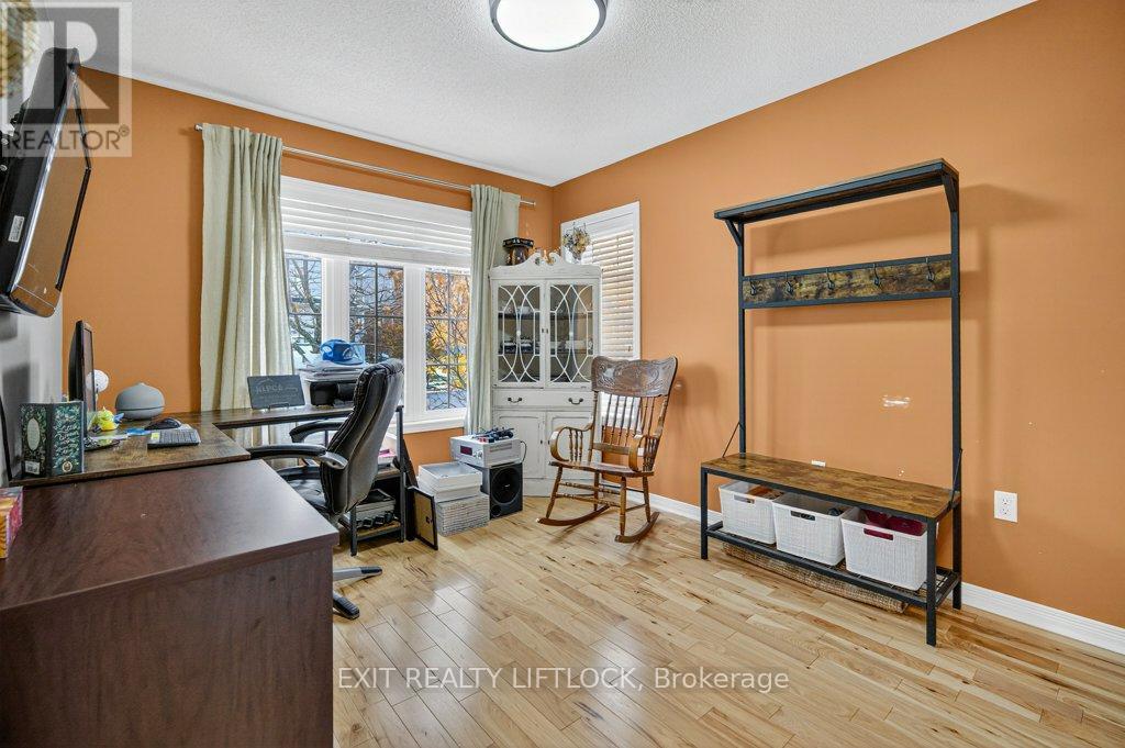 659 Tully Crescent, Peterborough, Ontario K9K 0A9 - Photo 17 - X12542032