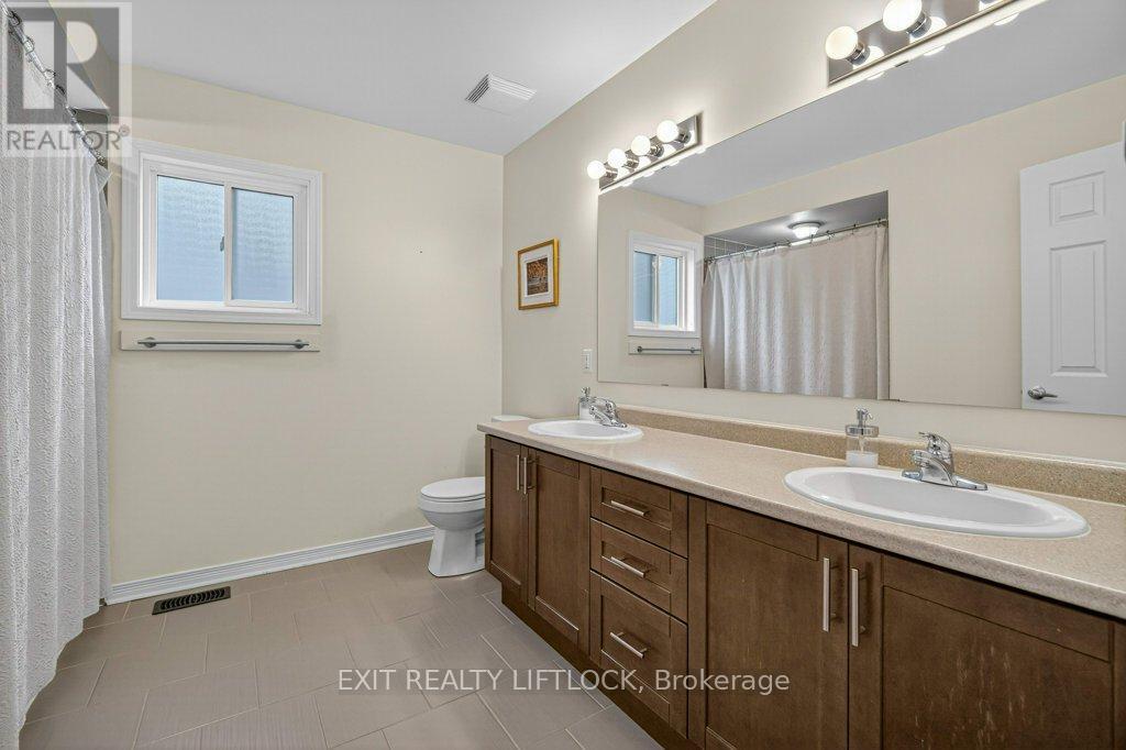 659 Tully Crescent, Peterborough, Ontario K9K 0A9 - Photo 24 - X12542032