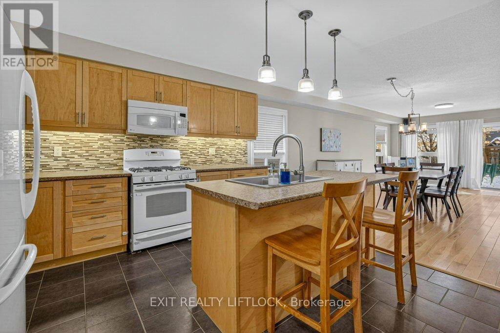 659 Tully Crescent, Peterborough, Ontario K9K 0A9 - Photo 6 - X12542032