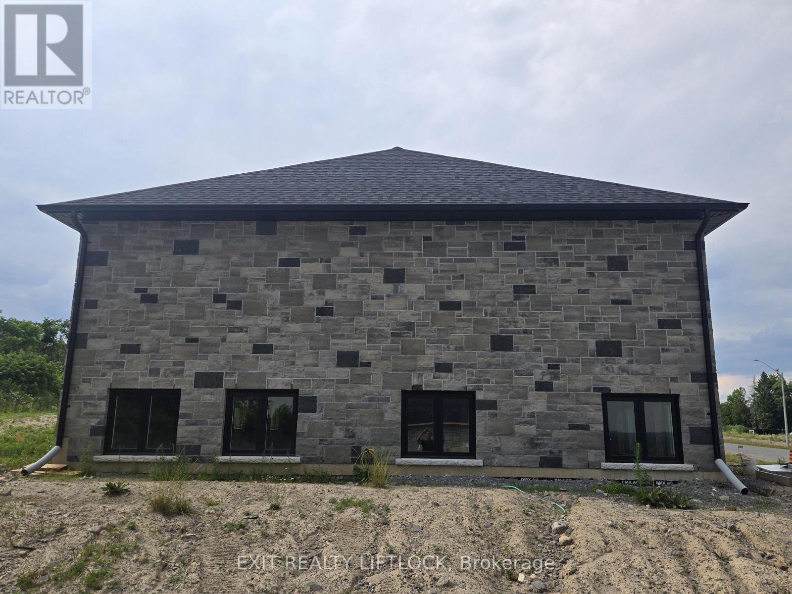 1936 Davenport Road, Cavan Monaghan, Ontario  L0A 1C0 - Photo 4 - X12542090