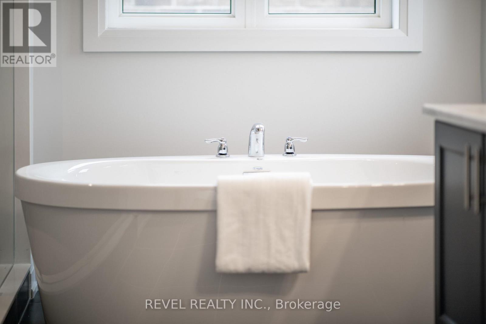 47 Corley Street, Kawartha Lakes, Ontario  K9V 6C2 - Photo 26 - X12542162