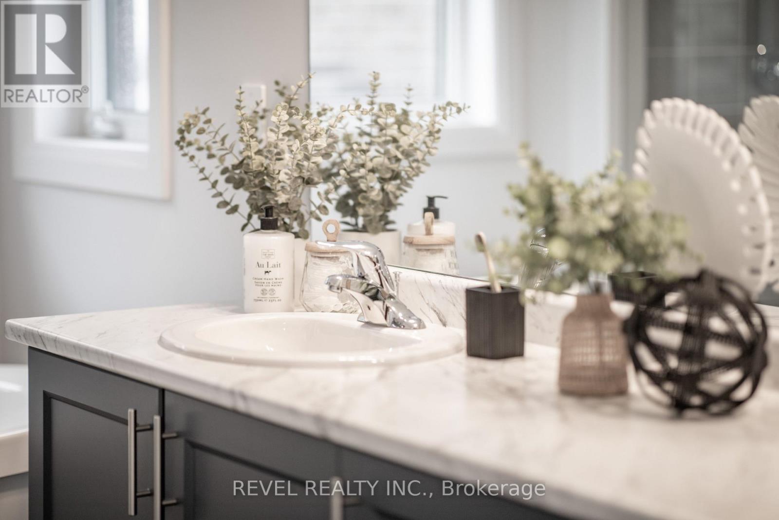 47 Corley Street, Kawartha Lakes, Ontario  K9V 6C2 - Photo 28 - X12542162