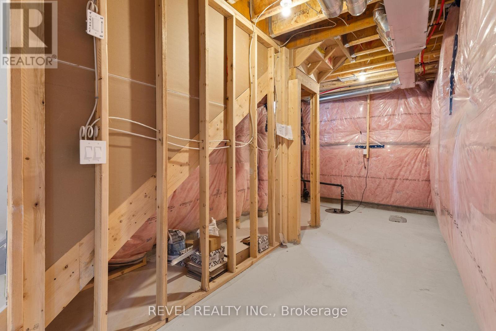 47 Corley Street, Kawartha Lakes, Ontario  K9V 6C2 - Photo 38 - X12542162