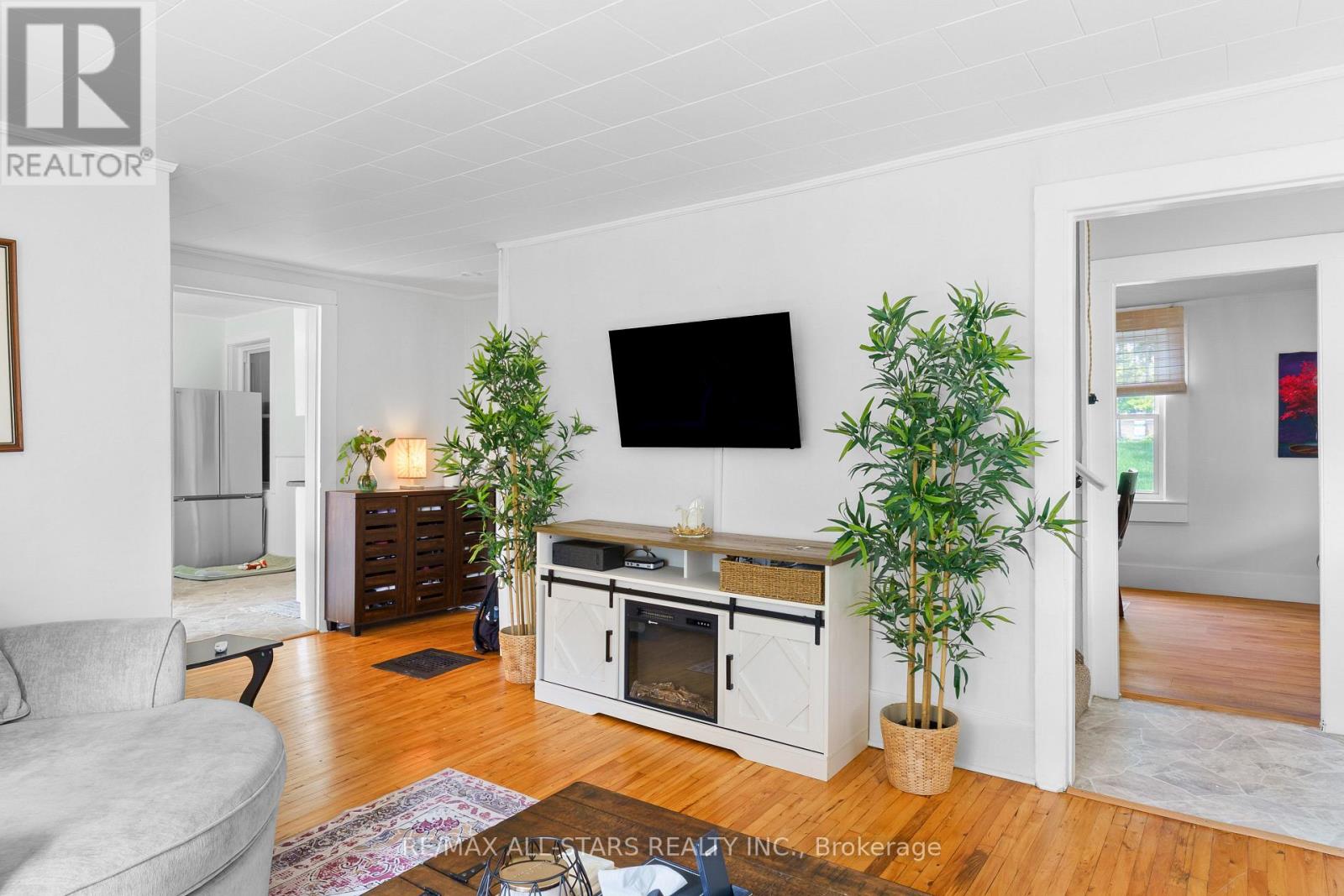 155 Colborne Street, Kawartha Lakes, Ontario  K0M 1N0 - Photo 12 - X12542168