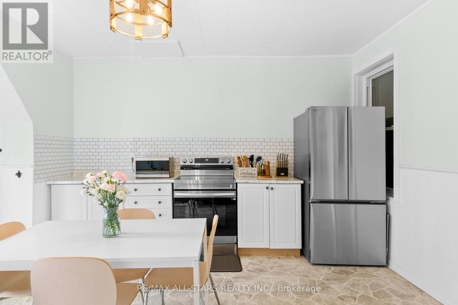 155 Colborne Street, Kawartha Lakes, Ontario  K0M 1N0 - Photo 16 - X12542168