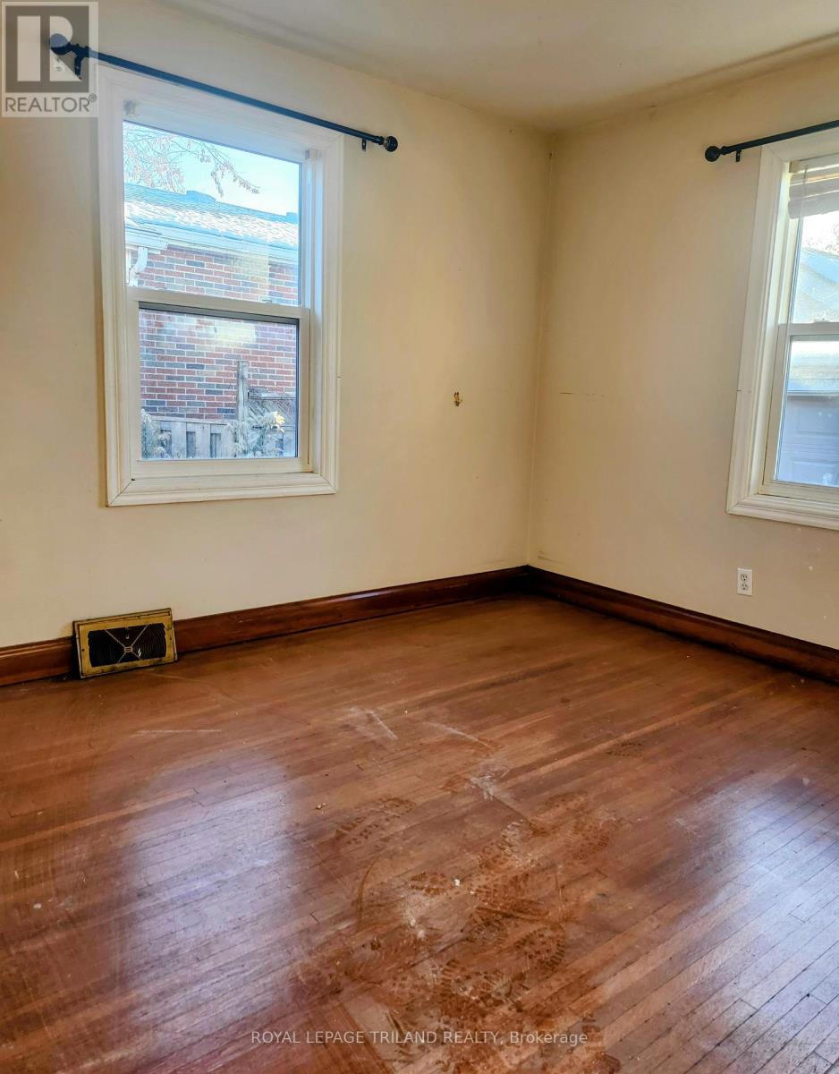 Upper - 445 Nelson Street, London East, Ontario  N6B 1A6 - Photo 13 - X12542098