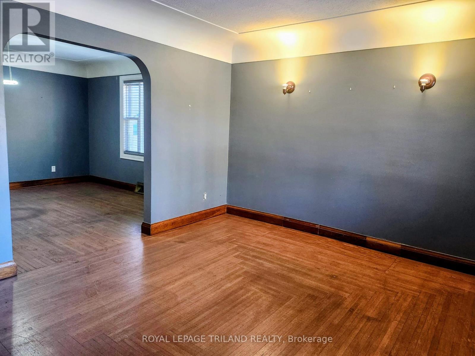 Upper - 445 Nelson Street, London East, Ontario  N6B 1A6 - Photo 8 - X12542098