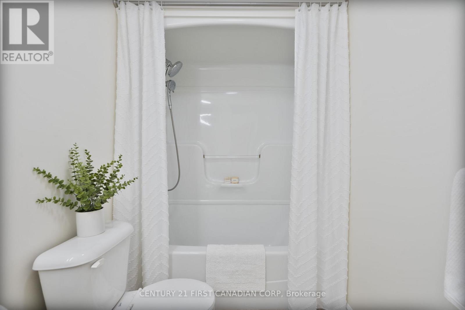 1625 Shore Road, London South, Ontario  N6K 4Z5 - Photo 29 - X12542136