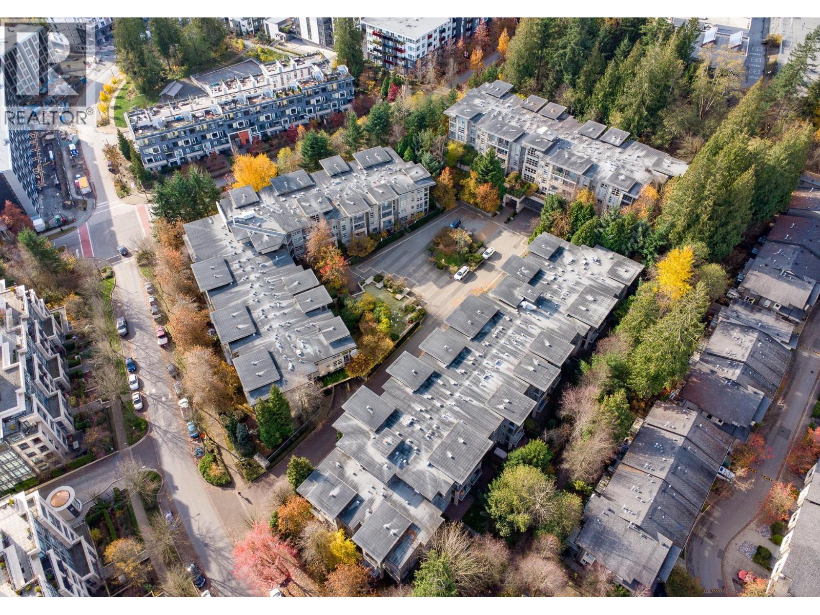 310 9319 University Crescent, Burnaby, British Columbia  V5A 4Y5 - Photo 2 - R3066873