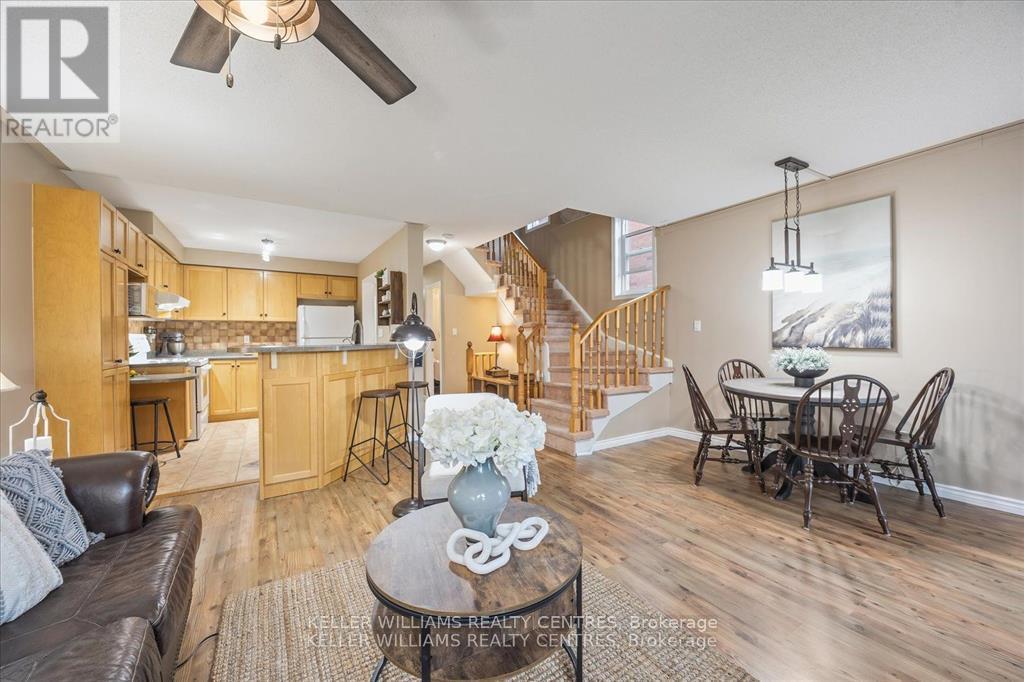 11 Snedden Avenue, Aurora, Ontario  L4G 7J6 - Photo 11 - N12541778