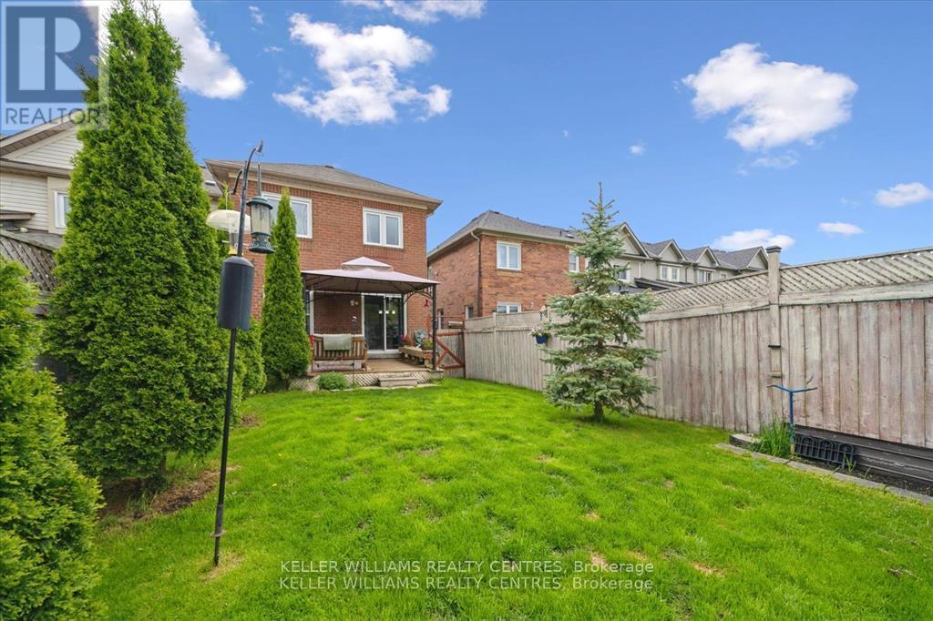 11 Snedden Avenue, Aurora, Ontario  L4G 7J6 - Photo 26 - N12541778