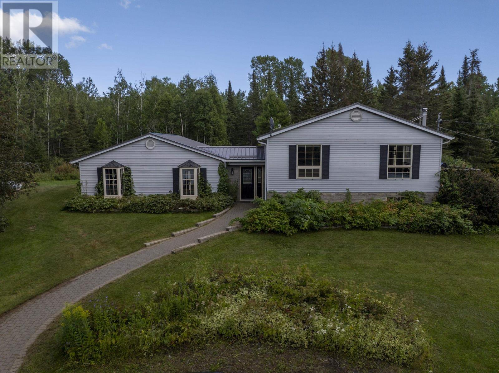 230 Gus Wouri Rd, Thunder Bay, Ontario  P7G 2G6 - Photo 3 - TB252875