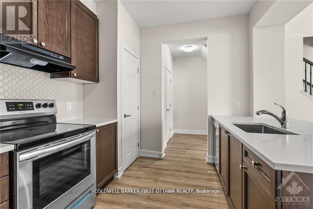 203 Anyolite Private, Ottawa, Ontario  K2J 7J3 - Photo 11 - X12542042